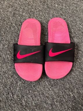 Nike Black Strap Pink Footbed Slide Sandals